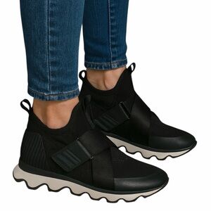 Sorel Women’s Kinetic Sneak Black Slip On Sneakers Size 8 Athletic Walking Shoes